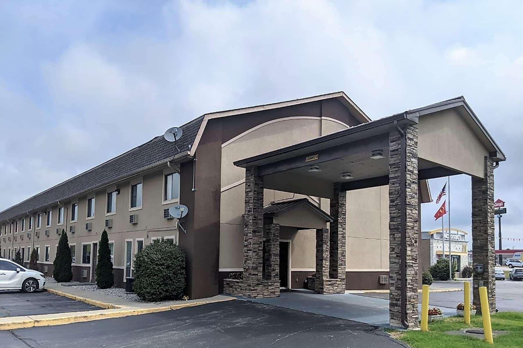 Super 8 By Wyndham Shelbyville Dış mekan fotoğraf