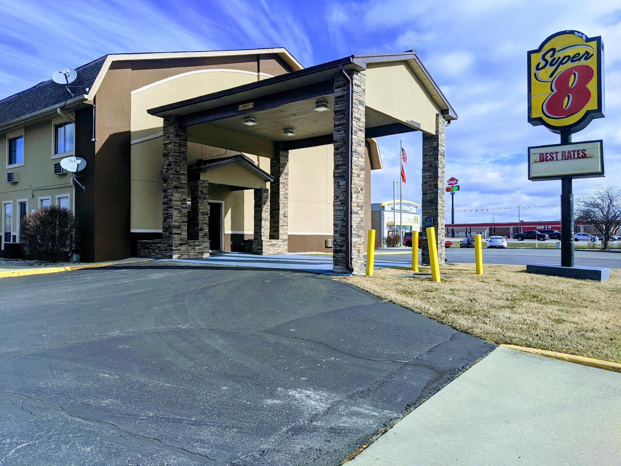 Super 8 By Wyndham Shelbyville Dış mekan fotoğraf
