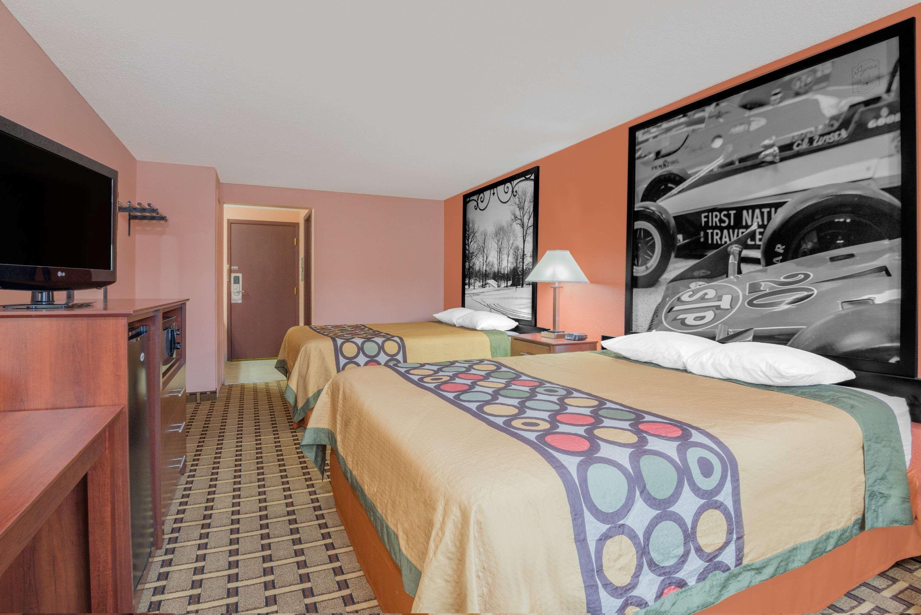 Super 8 By Wyndham Shelbyville Dış mekan fotoğraf